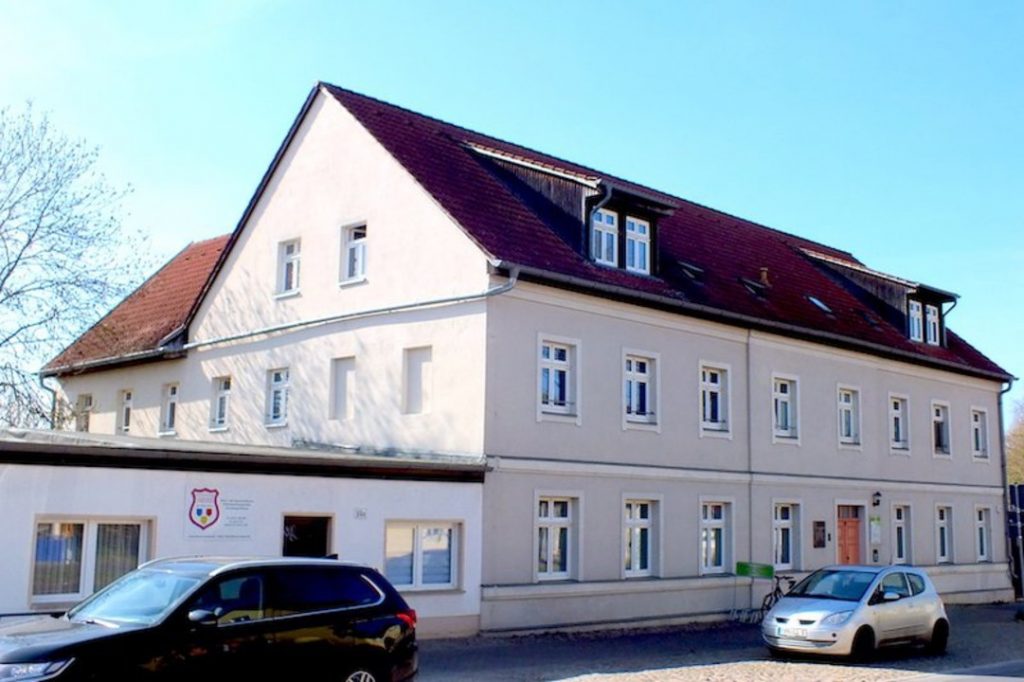 Zinhaus Alt Ruppin links